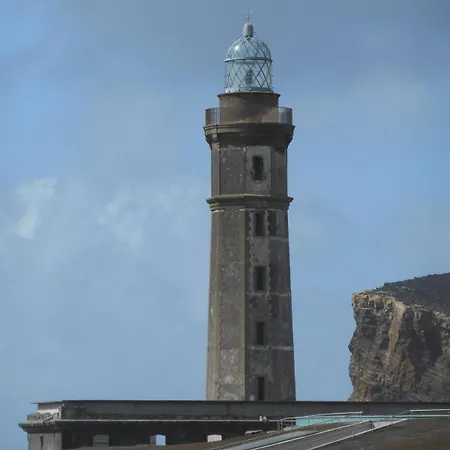 Casa Capelinhos בית כפרי