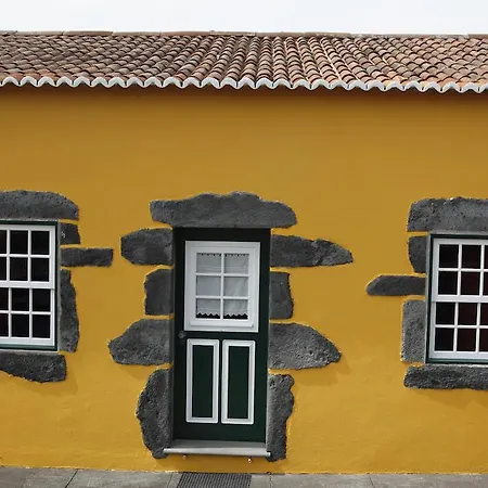 Casa Capelinhos