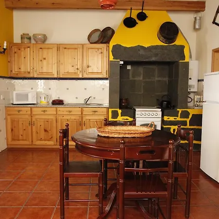 Country house Casa Capelinhos *