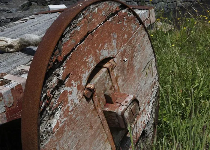 Casa Capelinhos Country house *