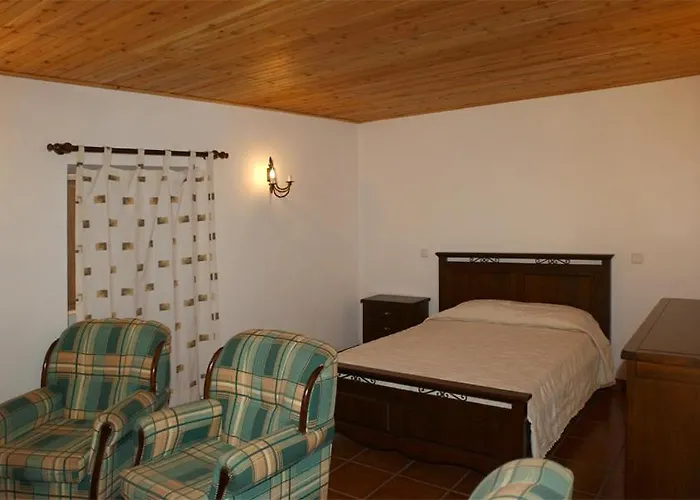 Casa Capelinhos Country house *